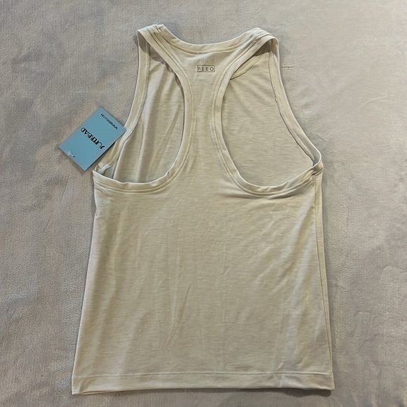 NWT FLEO Got Your Back Tank Glacier Grey Size Medium - Picture 3 of 4